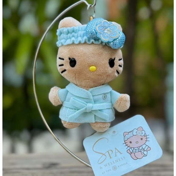 Sanrio Accessories - Hello Kitty Kahala Resort Spa Exclusive Keychain